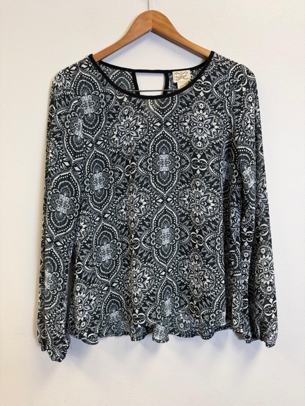 eyelash couture Black & White Medallion Print Long Sleeve Tee